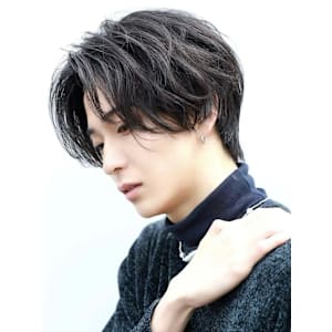 艶ミディアムハンサムショート