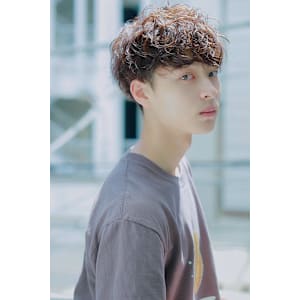 無造作マッシュ　スパイラル　刈り上げ