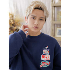 外国人風フェザーパーマスパイキーショート　ブリーチデザイン