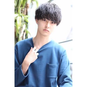 フワブサネープレスマート刈り上げマッシュ