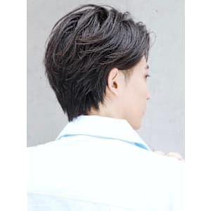 耳かけミディアムショート