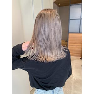 プラチナブロンド【青木奈那】