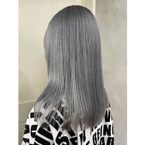 シルバーグレー × ダブルカラー × ブリーチカラー