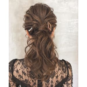 ふわふわポニーアレンジ