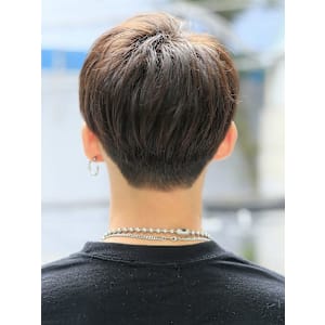 横顔が決まるナチュラルマッシュ