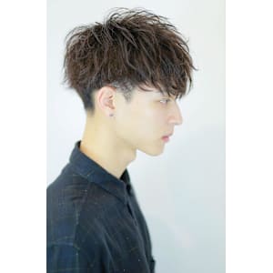 ショートレイヤー　無造作　マッシュ　刈り上げ