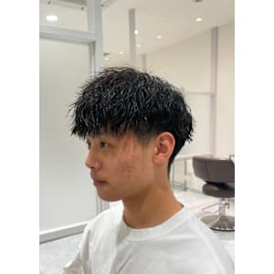 動きのあるツイストスパイラルパーマ【三軒茶屋】