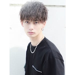 無造作前下がりマッシュ