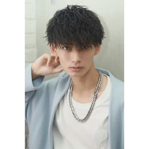 無造作に散るツイストスパイラル