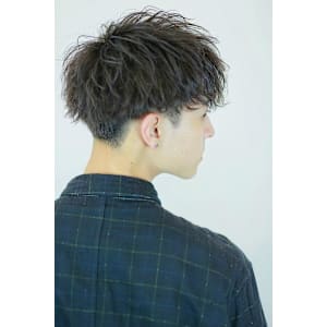 ショートレイヤー　無造作　マッシュ　刈り上げ