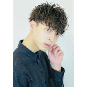 ショートレイヤー　無造作　マッシュ　刈り上げ