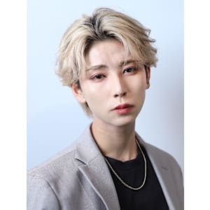 ハイトーン フェザーショート