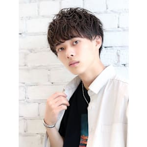 柔らかパーマのマッシュショート