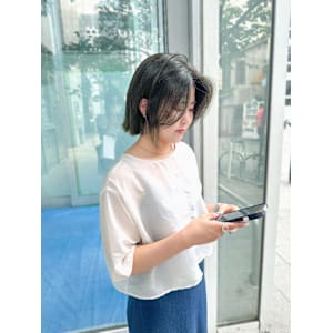 ボブレイヤー　顔まわりカット 韓国ヘア　オリーブカラー
