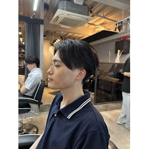 神田脩弥/毛流れセンターパート/刈り上げ