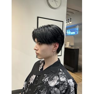 神田脩弥/センターパート/前下がり