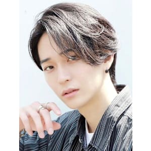 爽やかミディアムショート