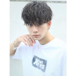 無造作前下がりマッシュ