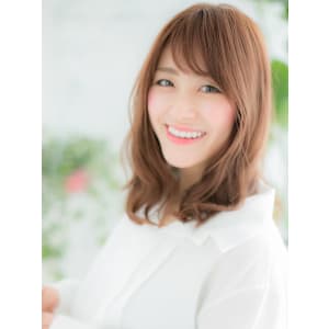 透けバング×こっくりピンクベージュ