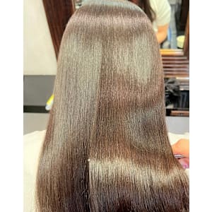 髪質改善/ コスメ縮毛矯正/ /白髪染め/赤羽美容室/赤羽駅 - OHI 赤羽店【オーエイチアイ アカバネテン】掲載中
