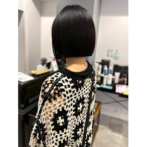 艶髪 切りっぱなしボブ 髪質改善 黒髪 丸みショート 20代