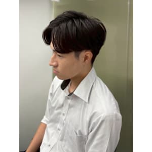 センターパート ビジネスマン 30代40代 ツーブロック