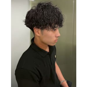 ツイストスパイラルパーマ ツーブロック 束感 メンズショート