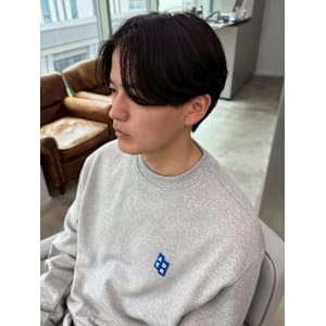 マッシュショート ニュアンスパーマ センターパート 眉カット