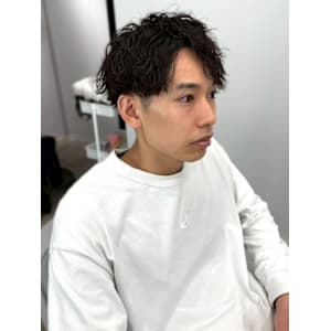 ツイストパーマ 20代30代 眉毛カット ツーブロック 束感