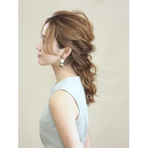 結婚式や浴衣ヘアに♪編みおろしアレンジ