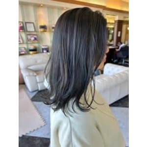 ダークグレージュ