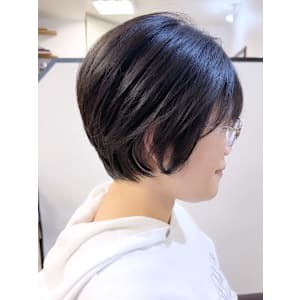 軽やかさと品の良さを両立✨大人の丸みショートボブ