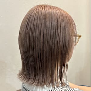 ほんのりピンクのグレージュカラー