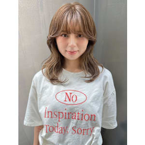 くびれ巻き ハイトーンベージュ ブリーチ 顔周りカット 艶髪