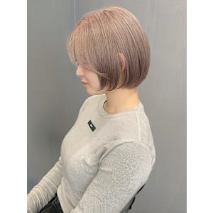 顔周りカット ブリーチ ハイトーン ミルクティーベージュ