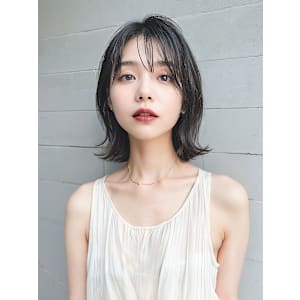 20代30代40代　ツヤ髪くびれモテミディアム