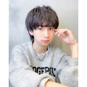 ニュアンスデザイン刈り上げショートグレーカラー横浜