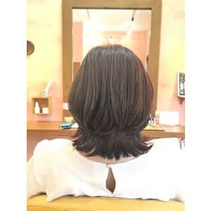 レイヤーたっぷりのふんわりスタイル