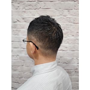 営業成績アップの清潔ショートスタイル