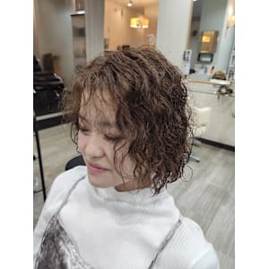 レディーススパイラルパーマ - 綱島 CLOVER【ツナシマ クローバー】掲載中