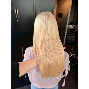 ホワイトベージュ　デザインカラー　ハイトーン　表参道/原宿 - Null 表参道本店 デザインカラー/ダブルカラー【ヌル】掲載中