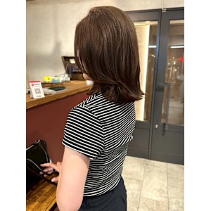 くすみベージュ 顔周りカット くびれヘア 顔周りレイヤー 