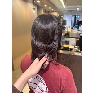 暗めローズレッド/暖色カラー/水素カラー/艶髪