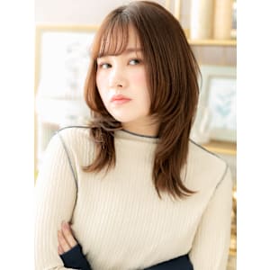 前髪パーマレイヤーカットミディアムウルフ　くすみベージュ