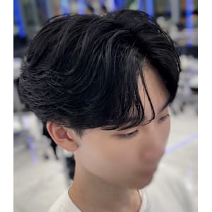 ニュアンスパーマ/フェザーパーマ/センターパート/渋谷/眉毛