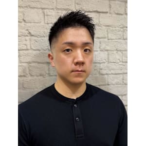 ラフな束感で作るソフトモヒカンフェード - グレイスフルバーバー プラチナム【グレイスフルバーバー プラチナム】掲載中