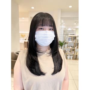 黒髪でもかわいいレイヤーカット