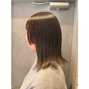 トレンドをおさえた姫カットスタイル