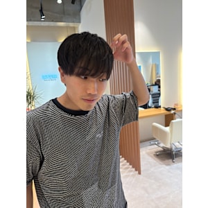 前髪のみストレートでアイロン入らずメンズスタイル