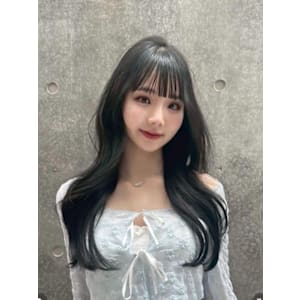 韓国風レイヤーカット×上品暗髪カラー